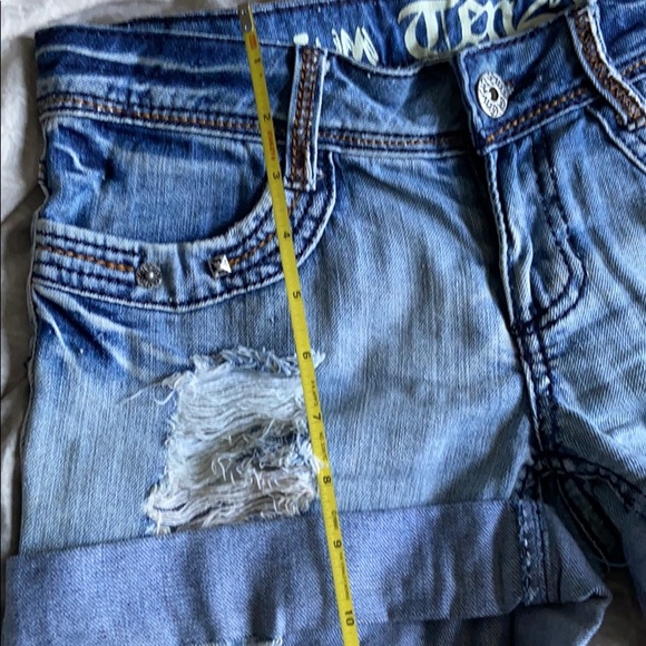 Denim shorts - Picture 6 of 7